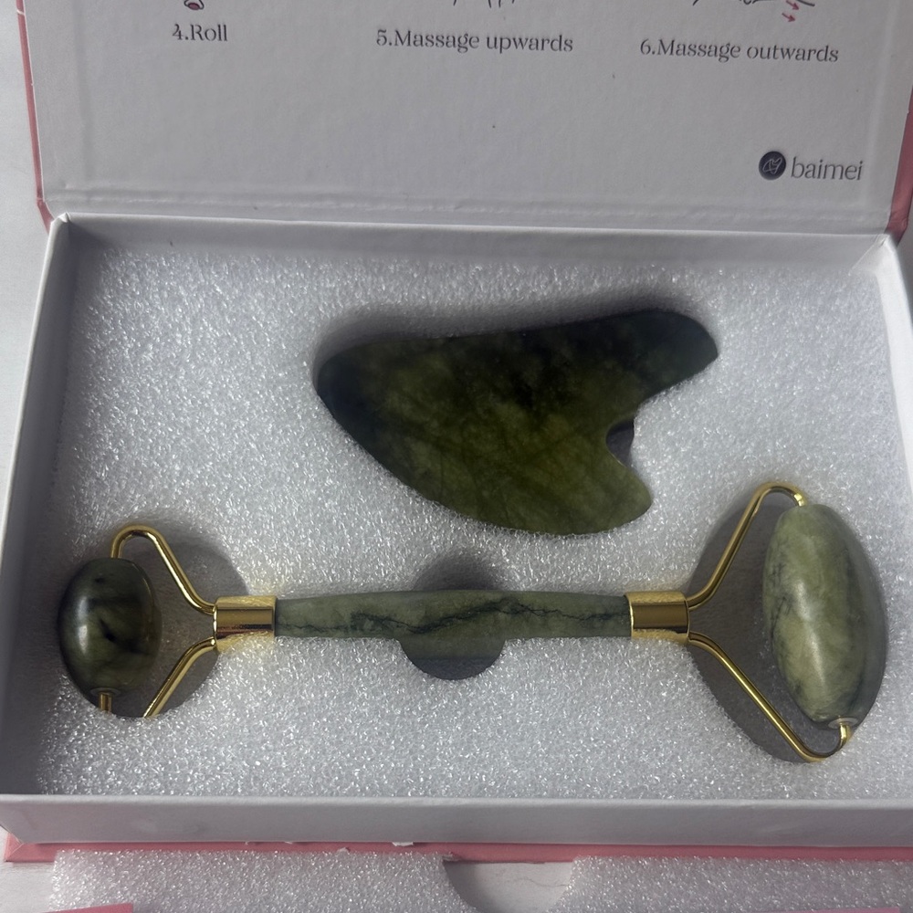 Aime Leon Dore Pink Jade Roller & Gua Sha Set